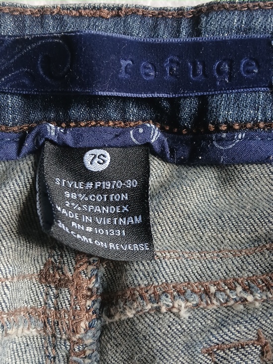 Women’s Flared Jeans in Faded Dark Blue - Picture 2 of 8